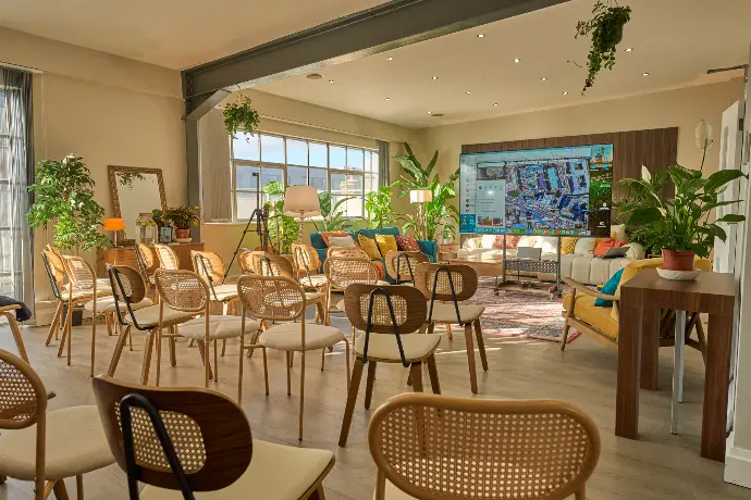 Flexible workshop layout in a Shoreditch penthouse with seating arrangement for talks, presentations, and group sessions.sam